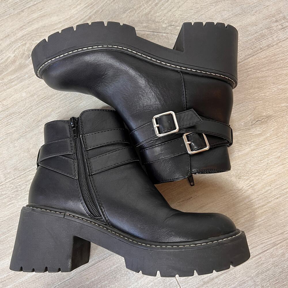 Madden Girl Boots Womens Size 7M Black Frostt Ankle Chunky Heels Silver Buckle